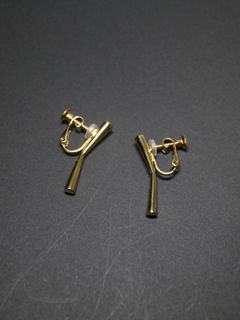 【両耳用】 バトンイヤリング サイズM - P107 - GOLD