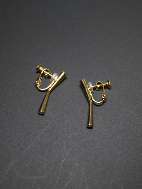 【両耳用】 バトンイヤリング サイズM - P107 - GOLD