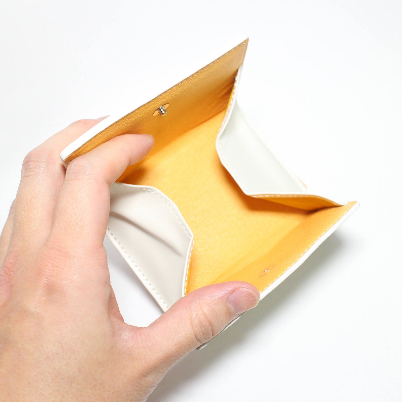 ミニウォレット - TRI FOLD WALLET - WHITE