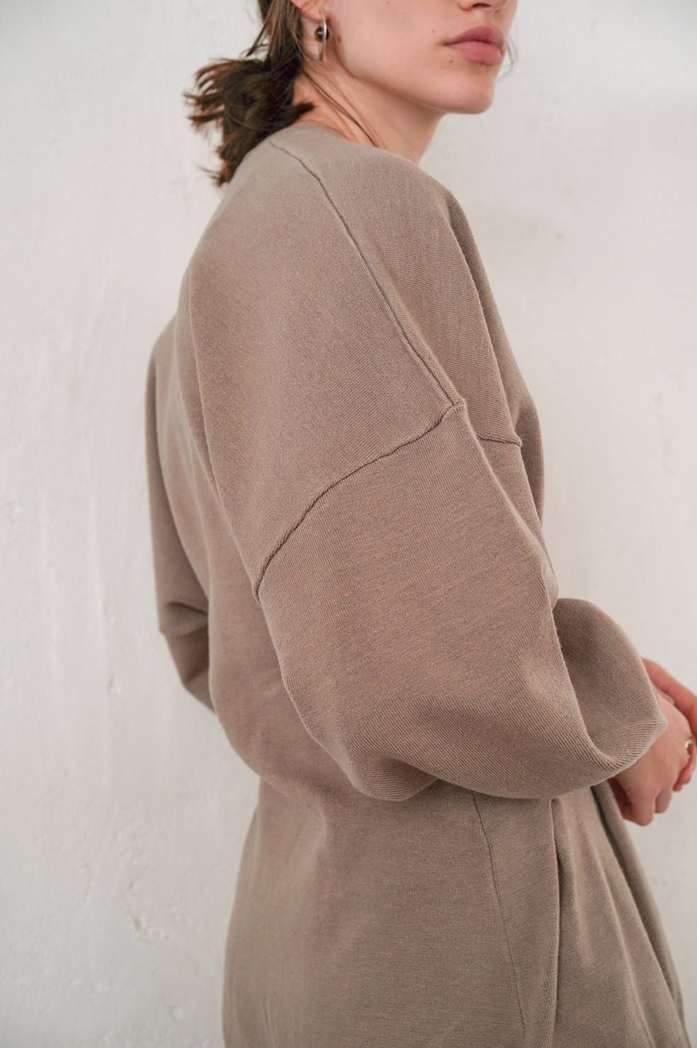 ドルマンウエストシェィプカーディガン - WAIST SHAPE DOLMAN CARDIGAN - BEIGE