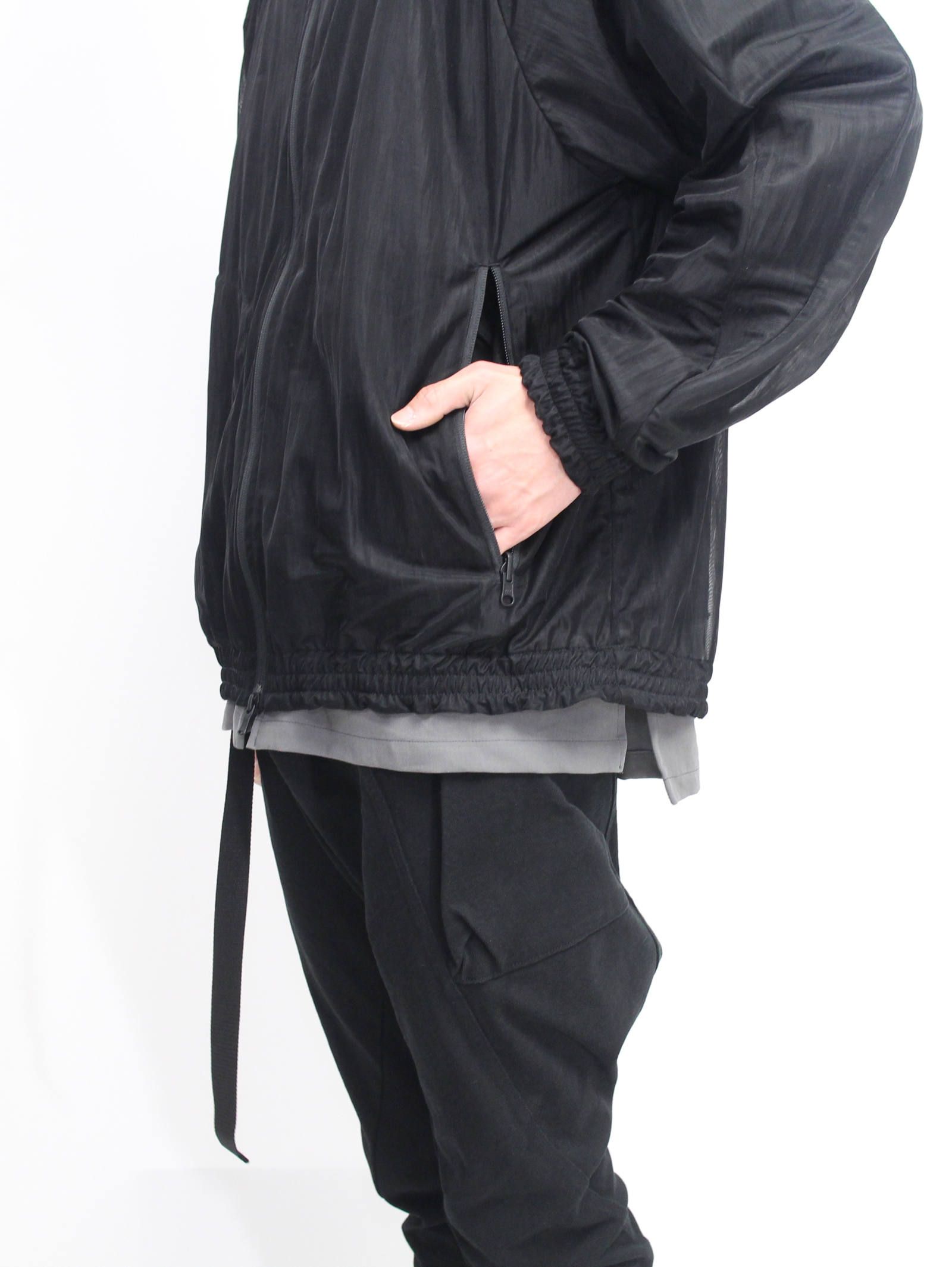 シースルーバックプリントフードブルゾン - BLACK