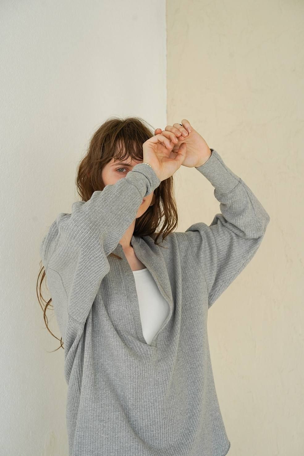ヘビーリブネックトップス -  HEAVY RIB V NECK TOPS - GREY