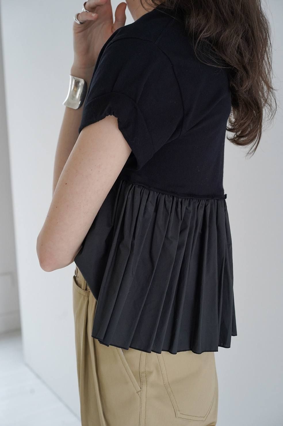 バックフリルカットソー -  BACK FRILL T-SHIRT - BLACK