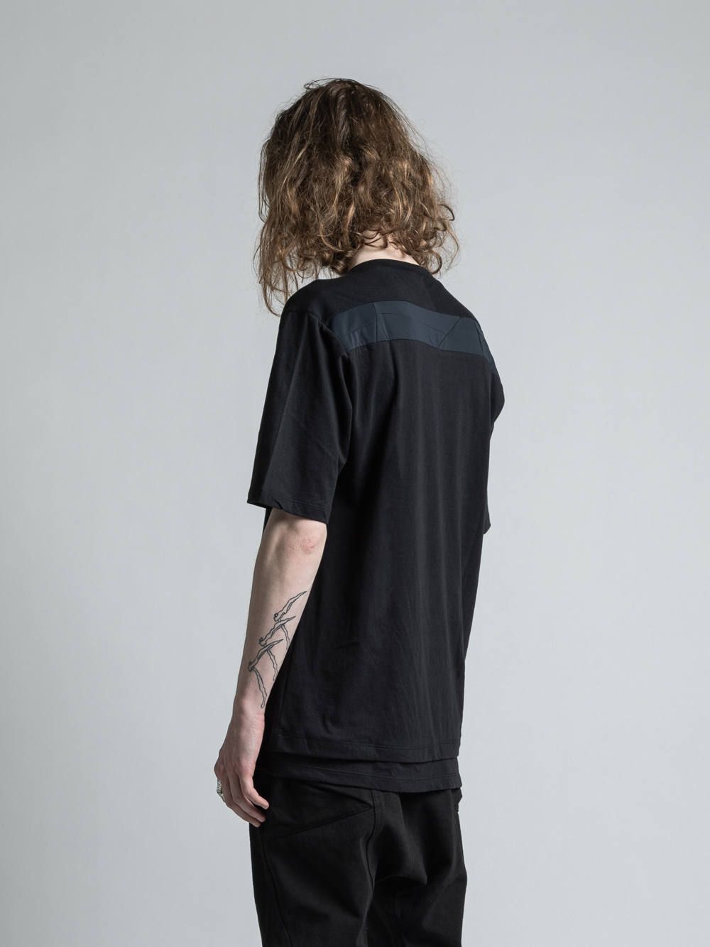 コーデュラナイロン切り替えTシャツ - BLACK