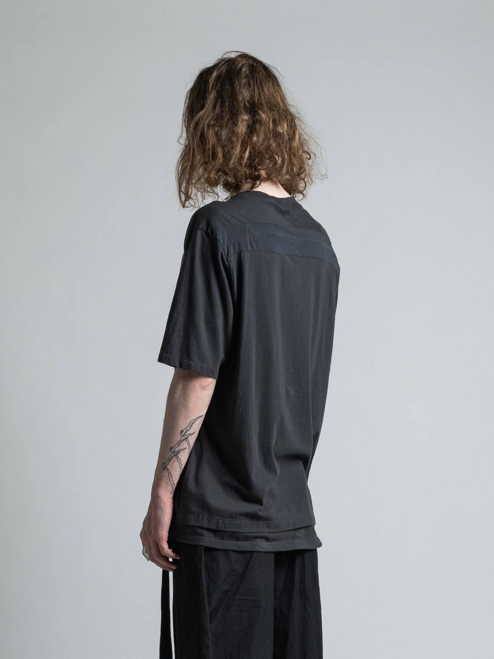 コーデュラナイロン切り替えTシャツ - CHARCOAL