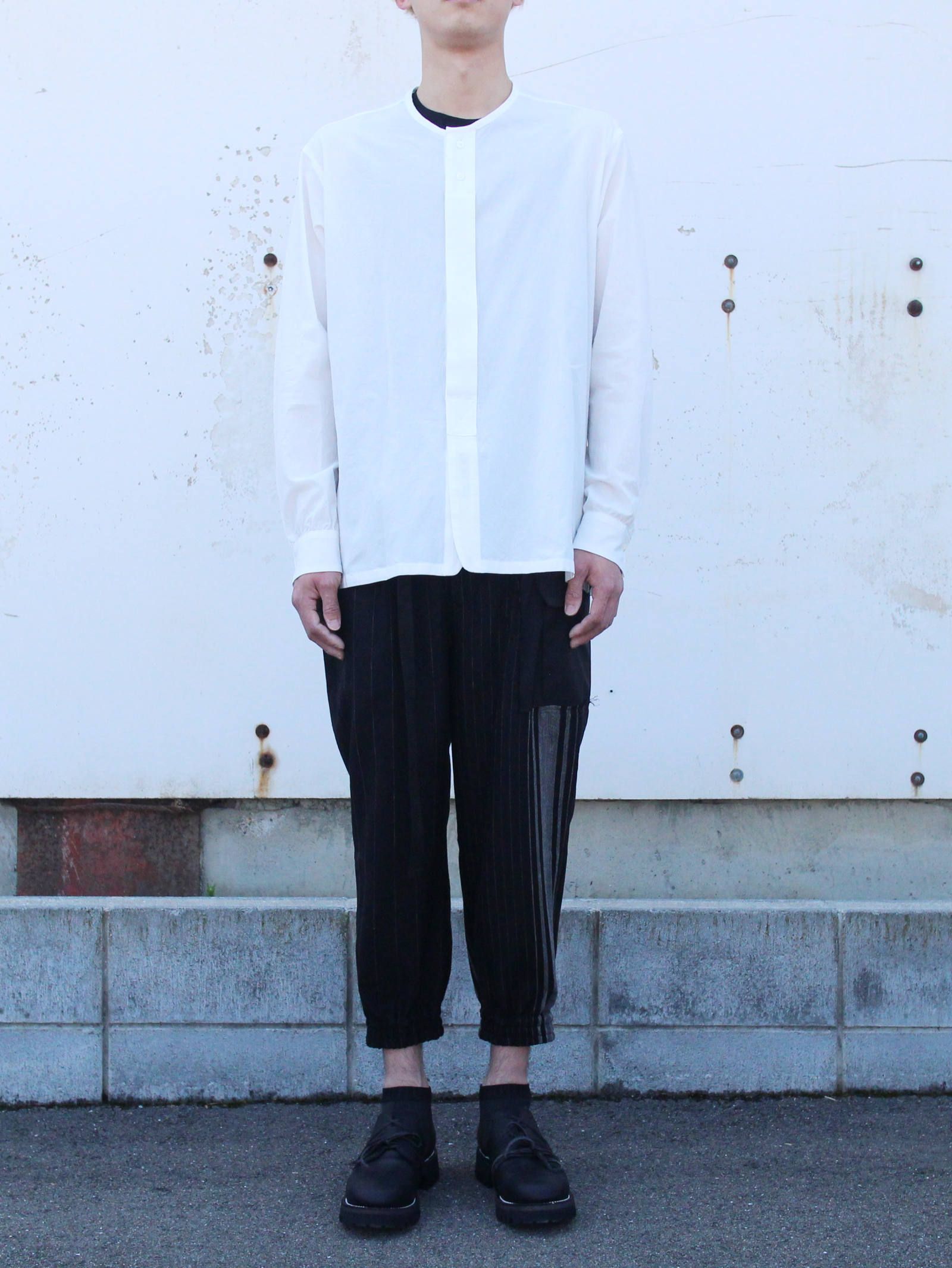 塩縮加工コットン ノーカラーシャツ - WHITE