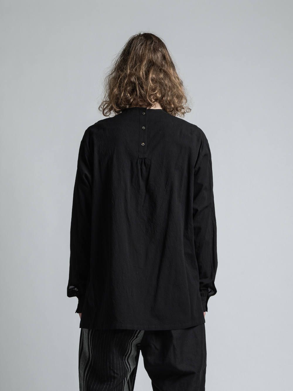 塩縮加工コットン ノーカラーシャツ - BLACK