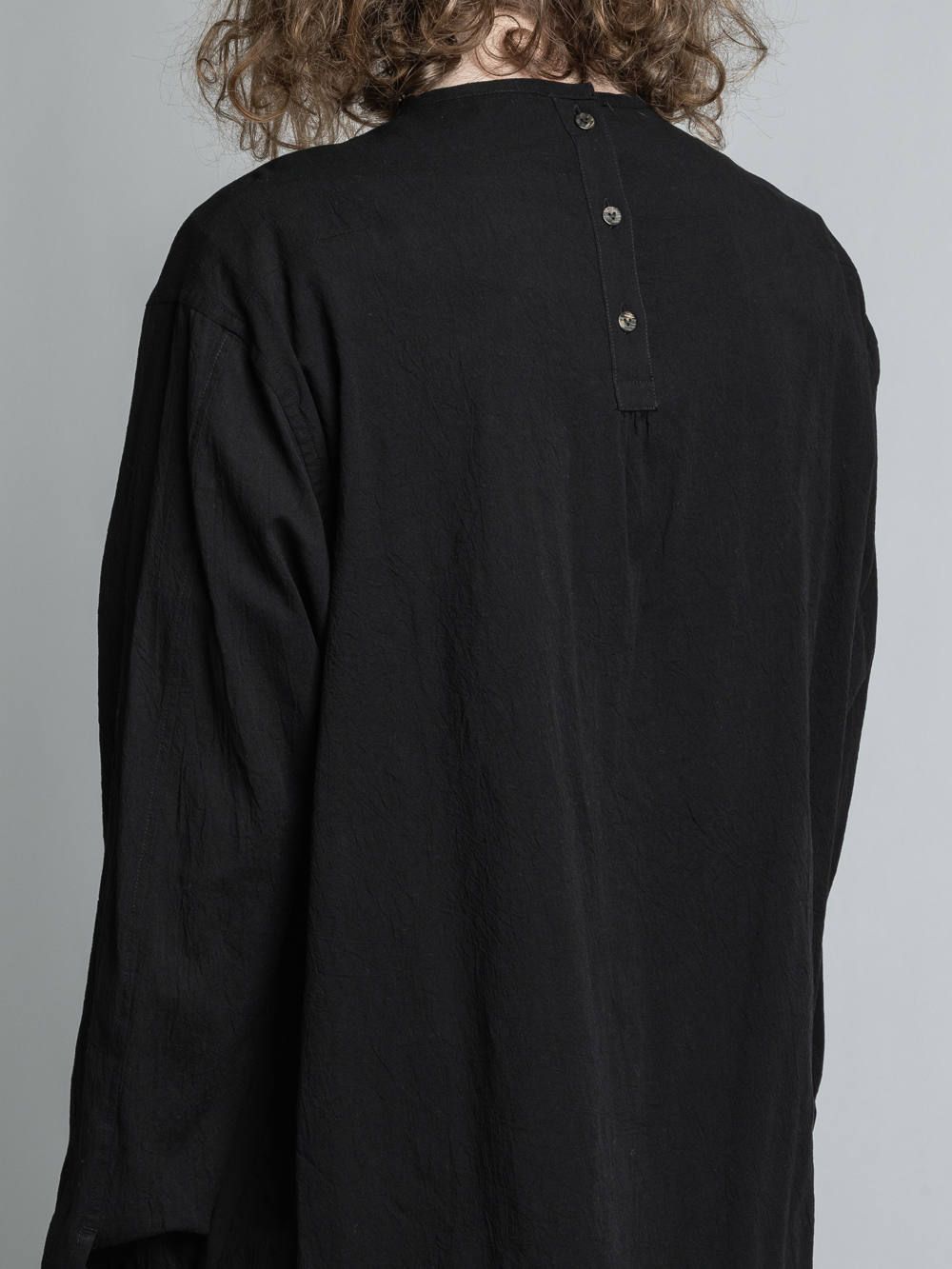 塩縮加工コットン ノーカラーシャツ - BLACK