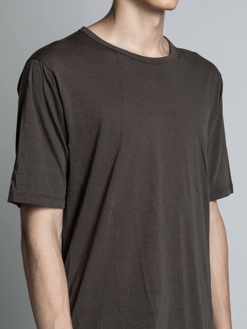 コットンカシミア半袖Tシャツ - OLIVE DARB