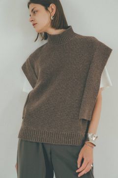 SQUARE SLEEVE KNIT VEST - BEIGE