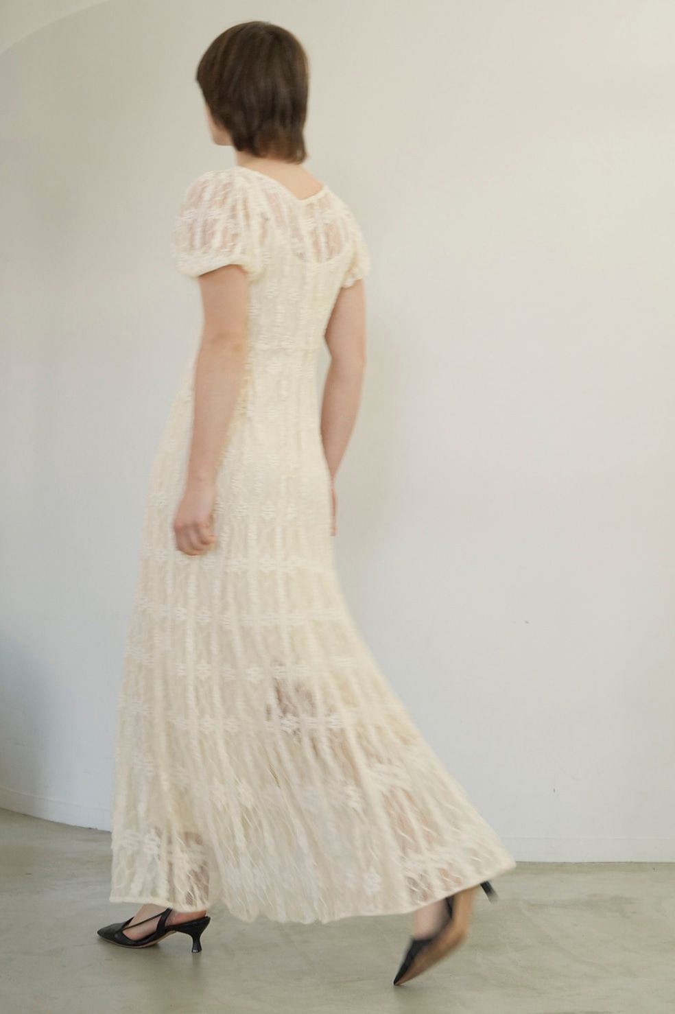 レース ミニパフ ワンピース - LACE MINI PUFF SLEEVE ONEPIECE - IVORY