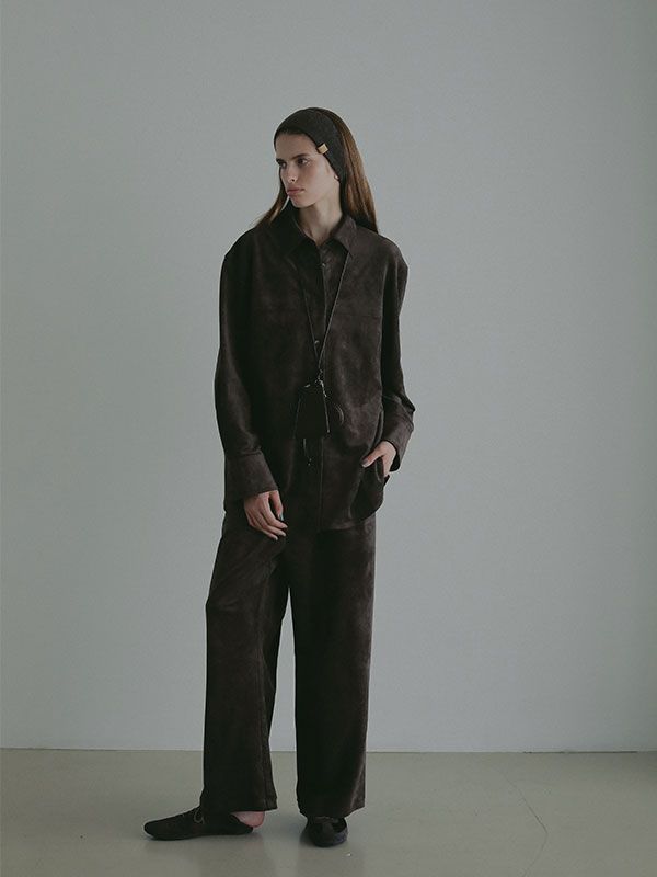 フェイクスウェードオーバーサイズシャツ (DARK BROWN)