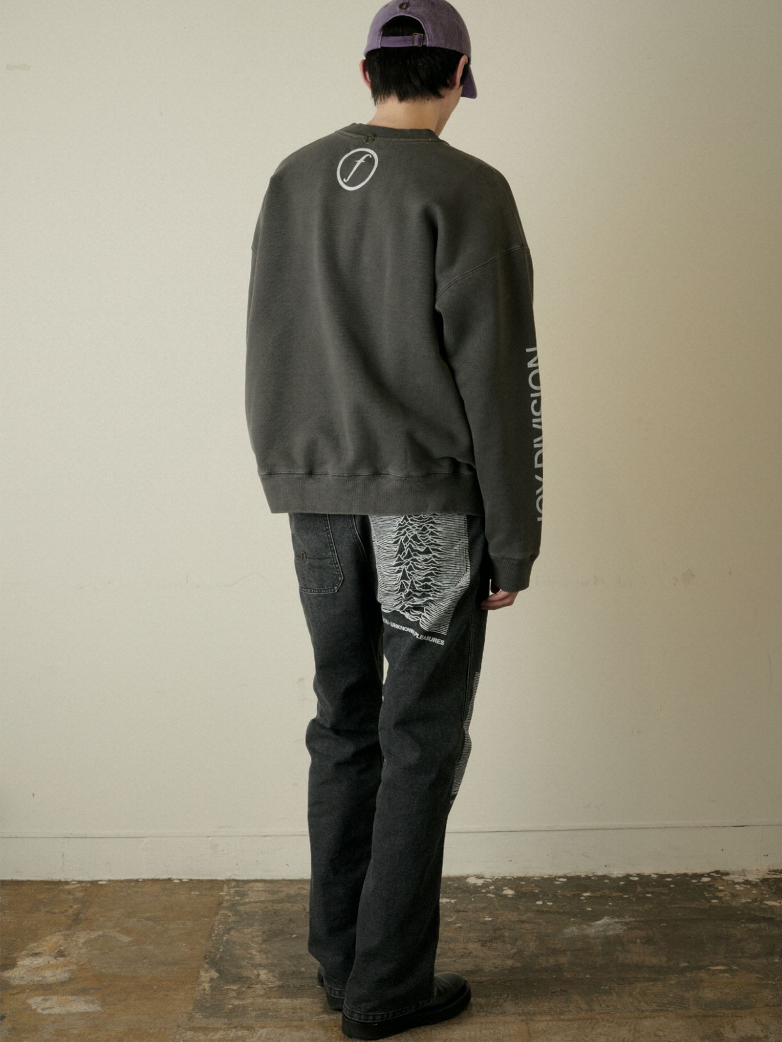 × JOY DIVISION UNKNOWN PLEASURES SWEAT ｜スウェット プルオーバー（BLACK）