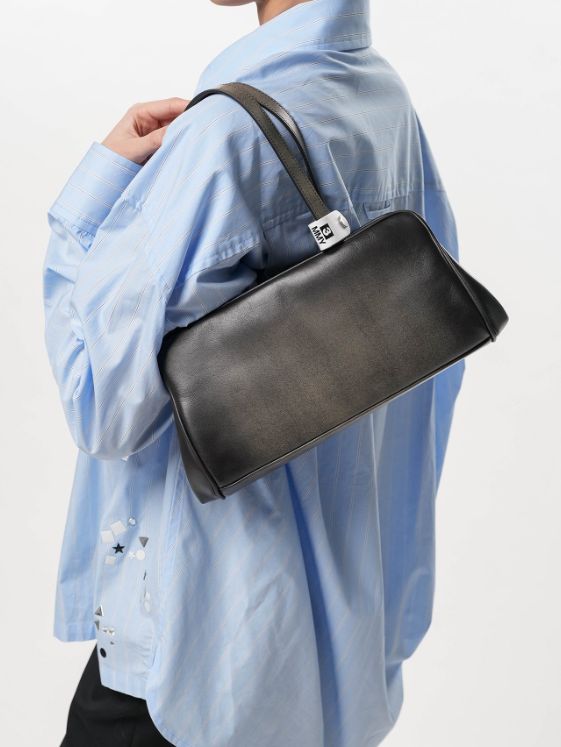 "ヴィンテージ" イースト-ウエスト バッグ- "VINTAGE" East-West Bag (BLACK)