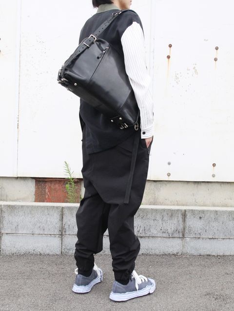 STYLE NO. 1049