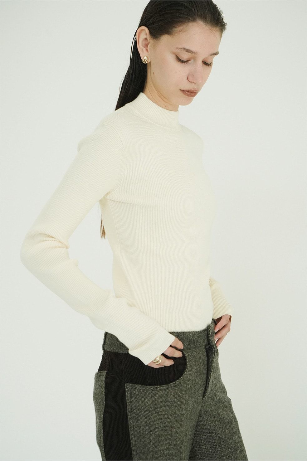 【26AW】 ハイネックリブニットトップス -  H/N RIB KNIT TOPS （IVORY）