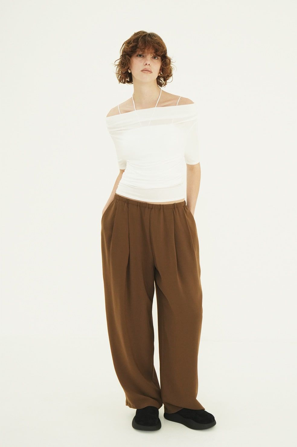 オフショルダートップス -  DRAPED OFF SHOULDER H/S TOPS(WHITE)