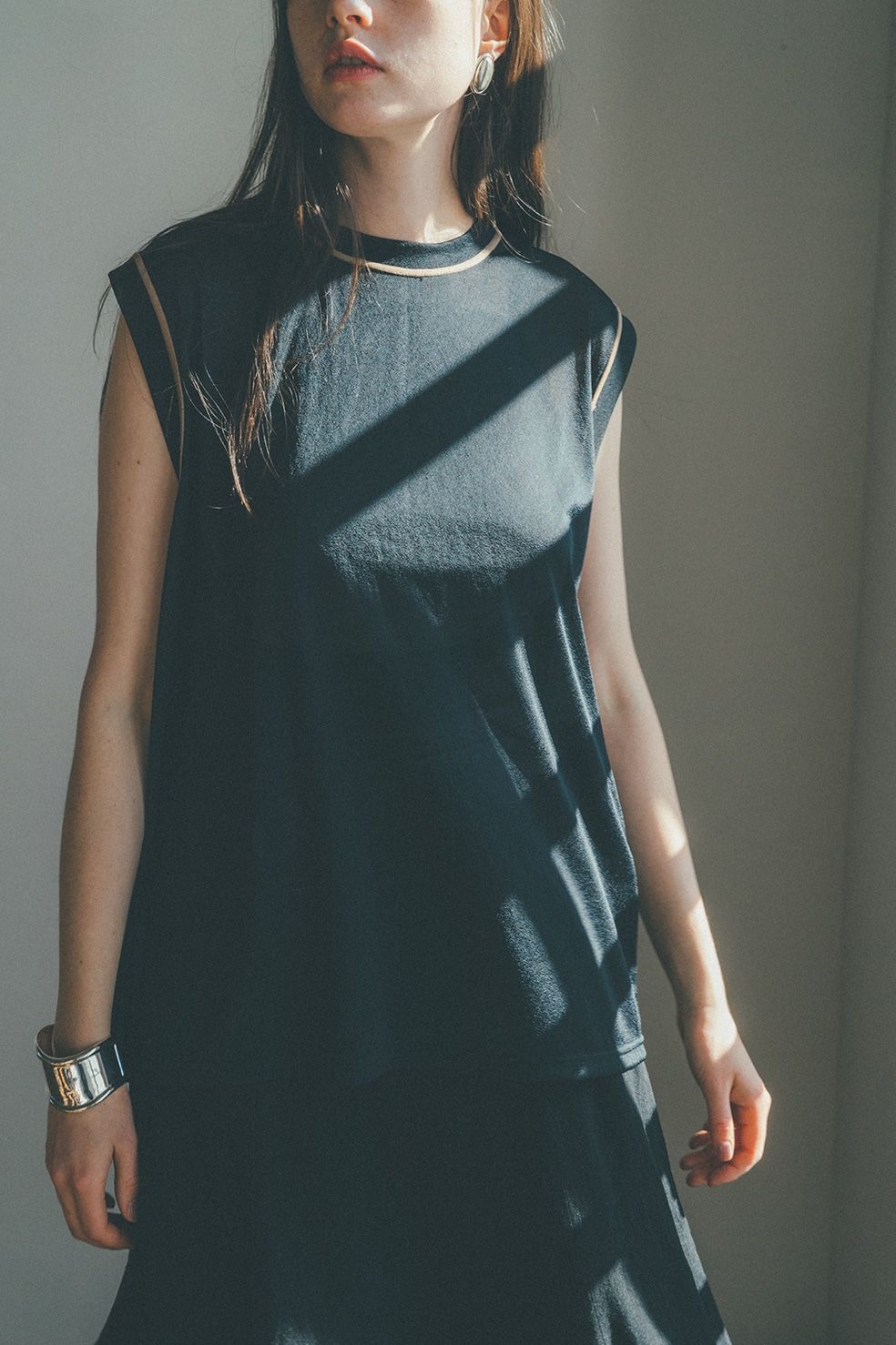 ノースリーブカットソー - LINE SHEER S/S - BLACK