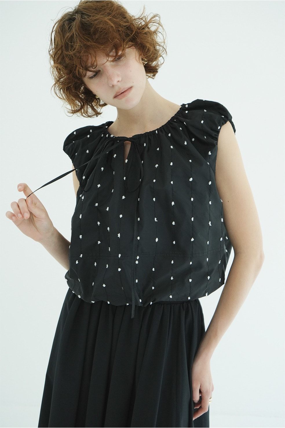リボントップス -  W FACE DOT SLEEVELESS RIBBON TOPS (BLACK)