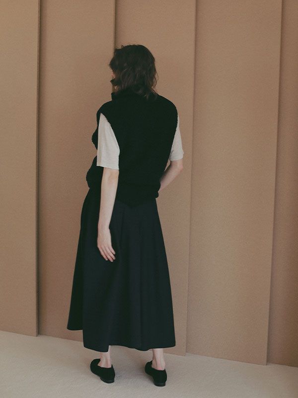 タックボリュームミディスカート （NAVY)