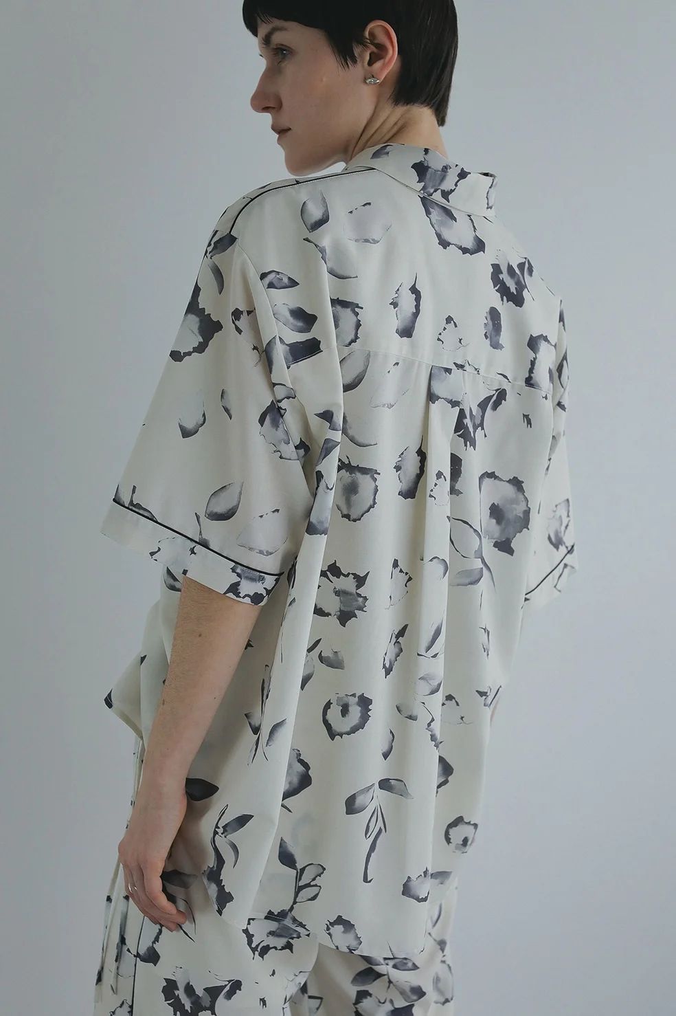 フラワーシャツ - BLURRED FLOWER SHIRTS - WHITE