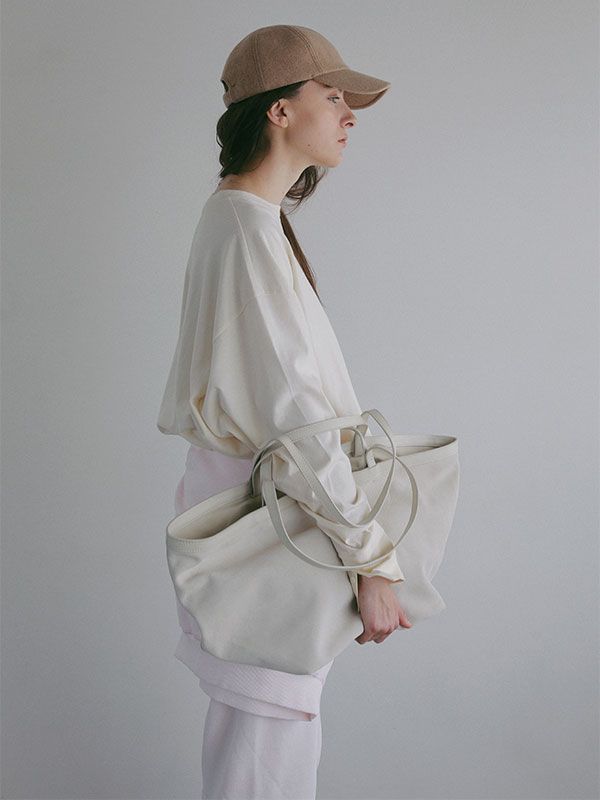 Wハンドルスウェードビッグトートバッグ （OFF WHITE）