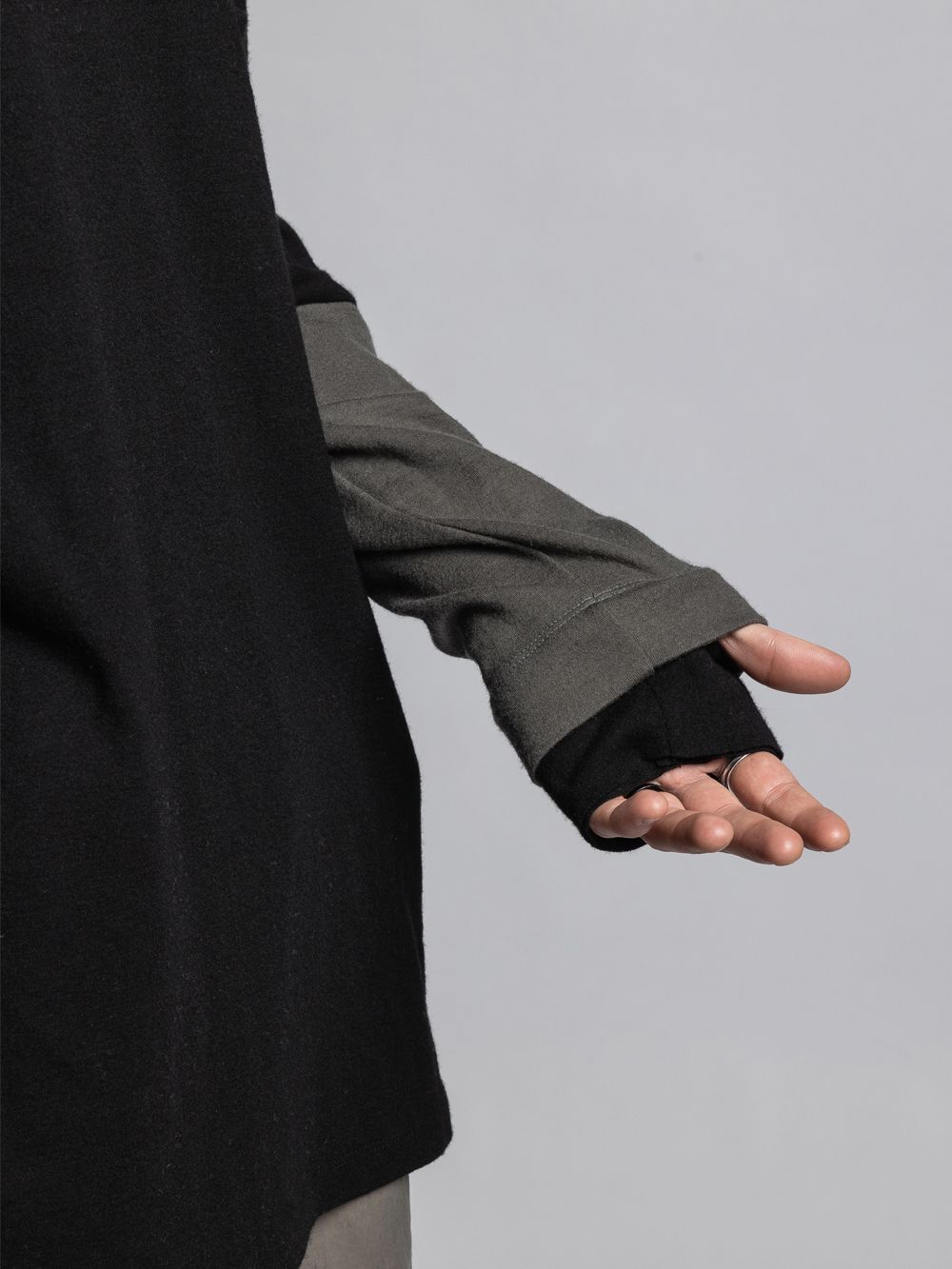 ウールスムースプルオーバー - Wool Smooth Pullover - BLACK