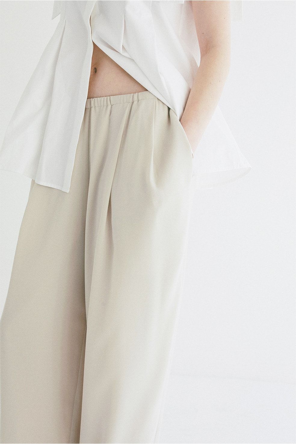 ドローストリングルーズタックパンツ - DRAWSTRING LOOSE TUCK PANTS (IVORY)