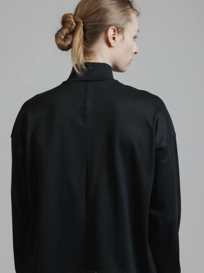 斜めヘンリーティーシャツ  - DIAGONAL HENRY NECK T-SHIRT BLACK