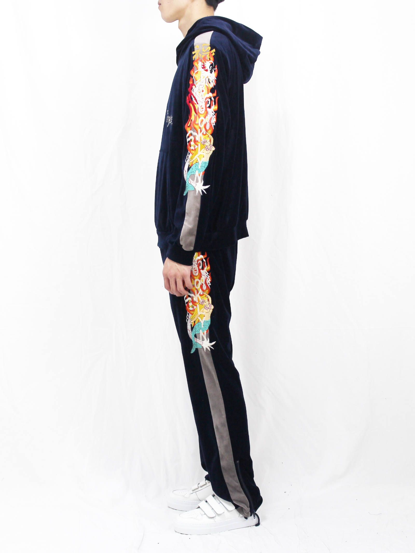 DOUBLET ‐CHAOS EMBROIDRY TRACK SET UP STYLE