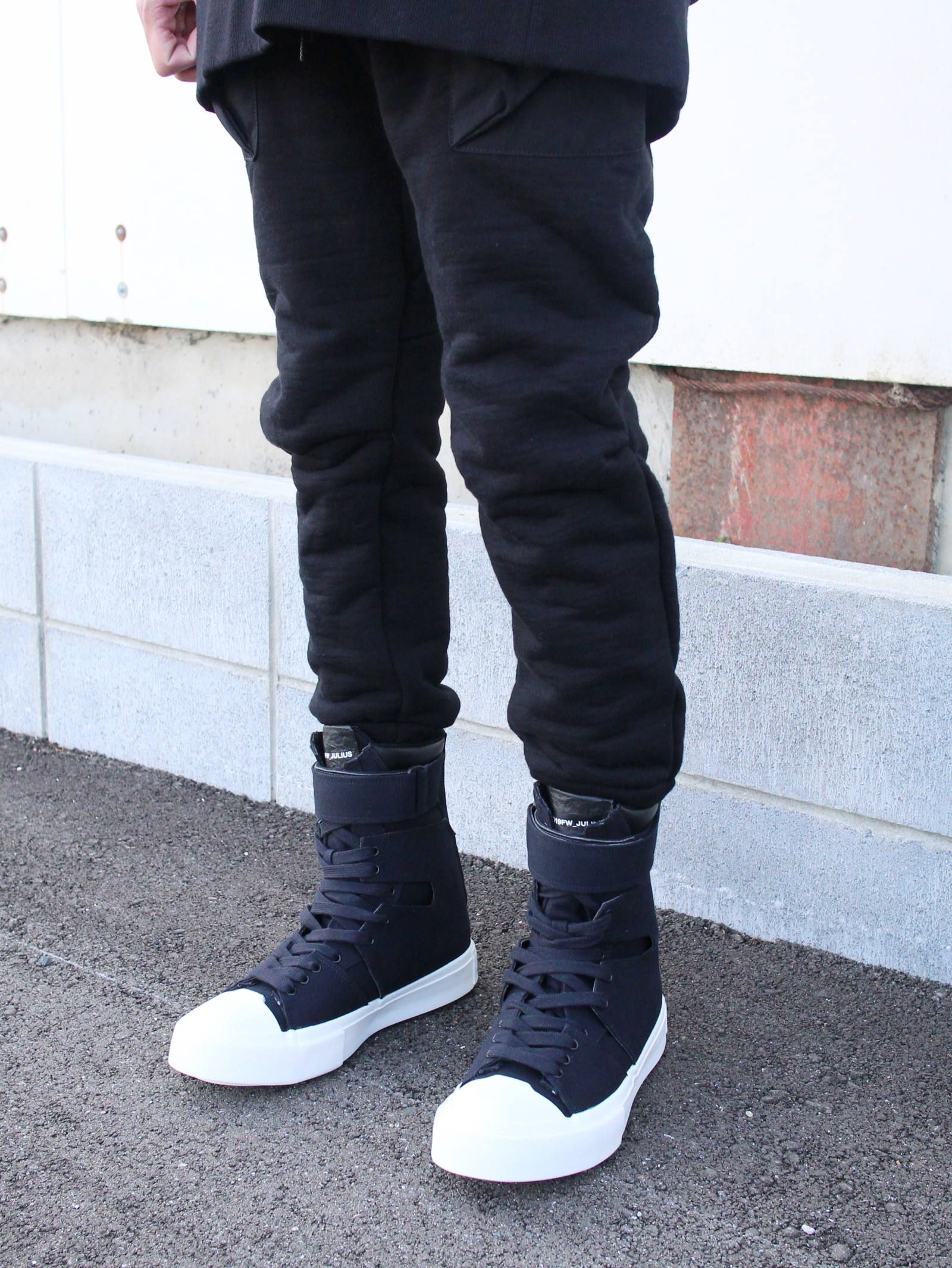 JULIUS × NILoS 秋の最新ストリートスタイル