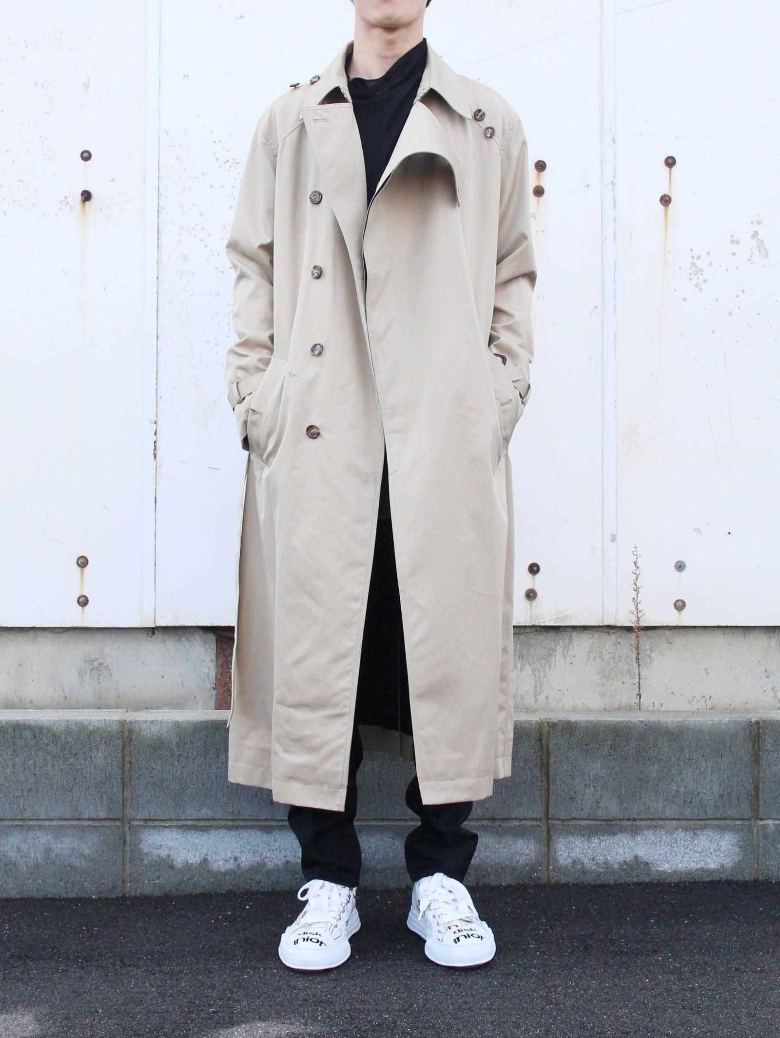 YUKI HASHIMOTO CROSSOVER TRENCH COAT