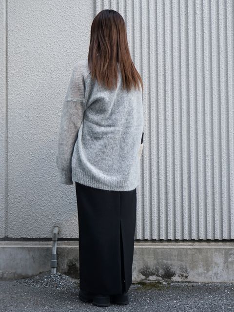 リラックス感がありつつも女性らしいETREの新作コーデ