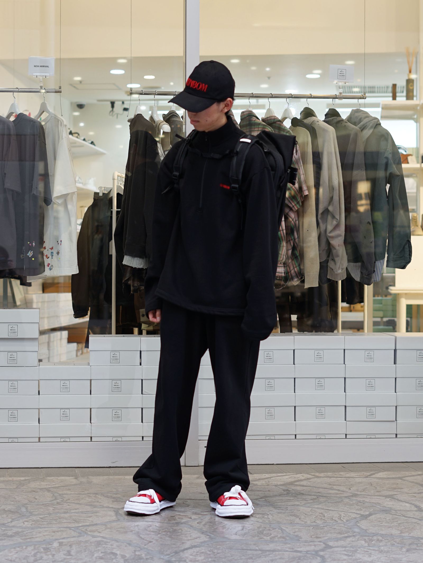 ミニマルに仕上げる春のMIXテックスタイル