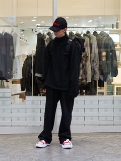 ミニマルに仕上げる春のMIXテックスタイル