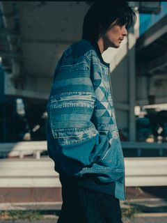 再構築デニムで魅せる大人の余裕｜SEVEN BY SEVEN × MIHARAスニーカー“WAYNE”コーデ