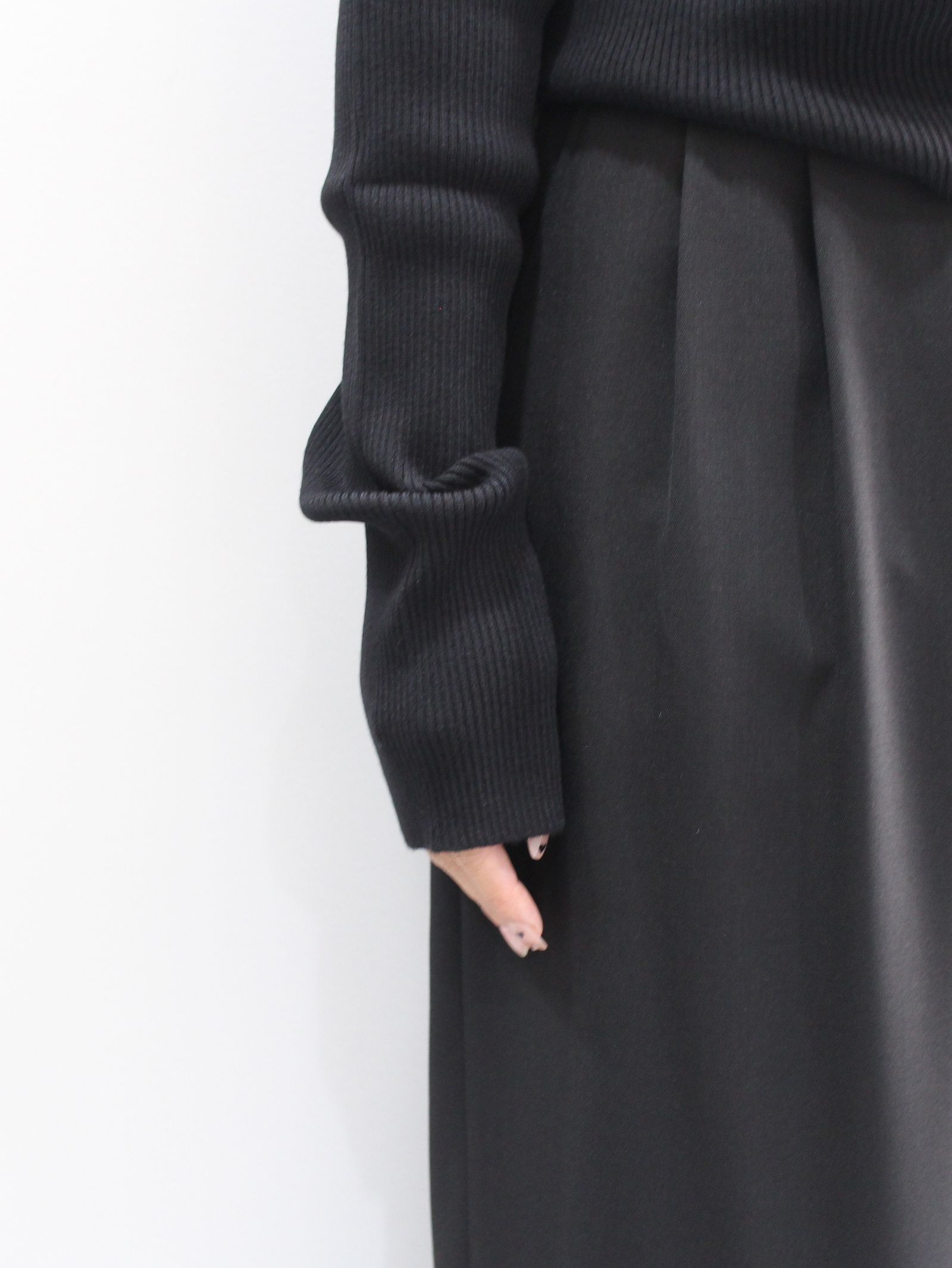 ハイネックリブニット	 - H/N RIB KNIT TOPS - BLACK