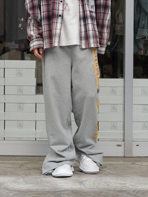 抜け感で魅せるMIHARAのチェックシャツスタイル