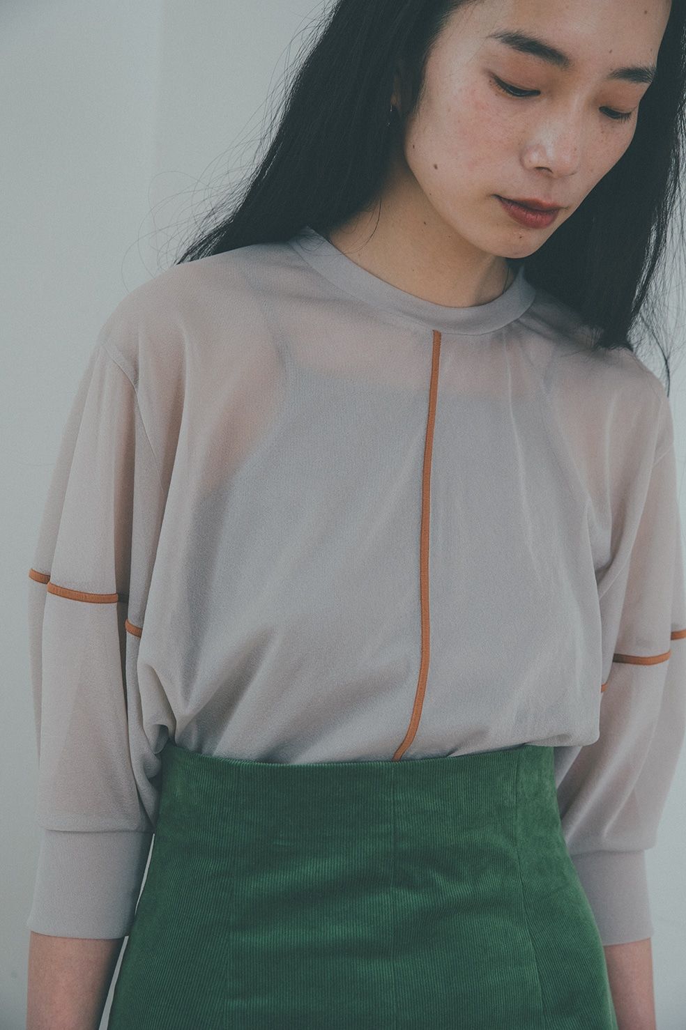 clane SOLID SLEEVE SHEER S/S TOPS