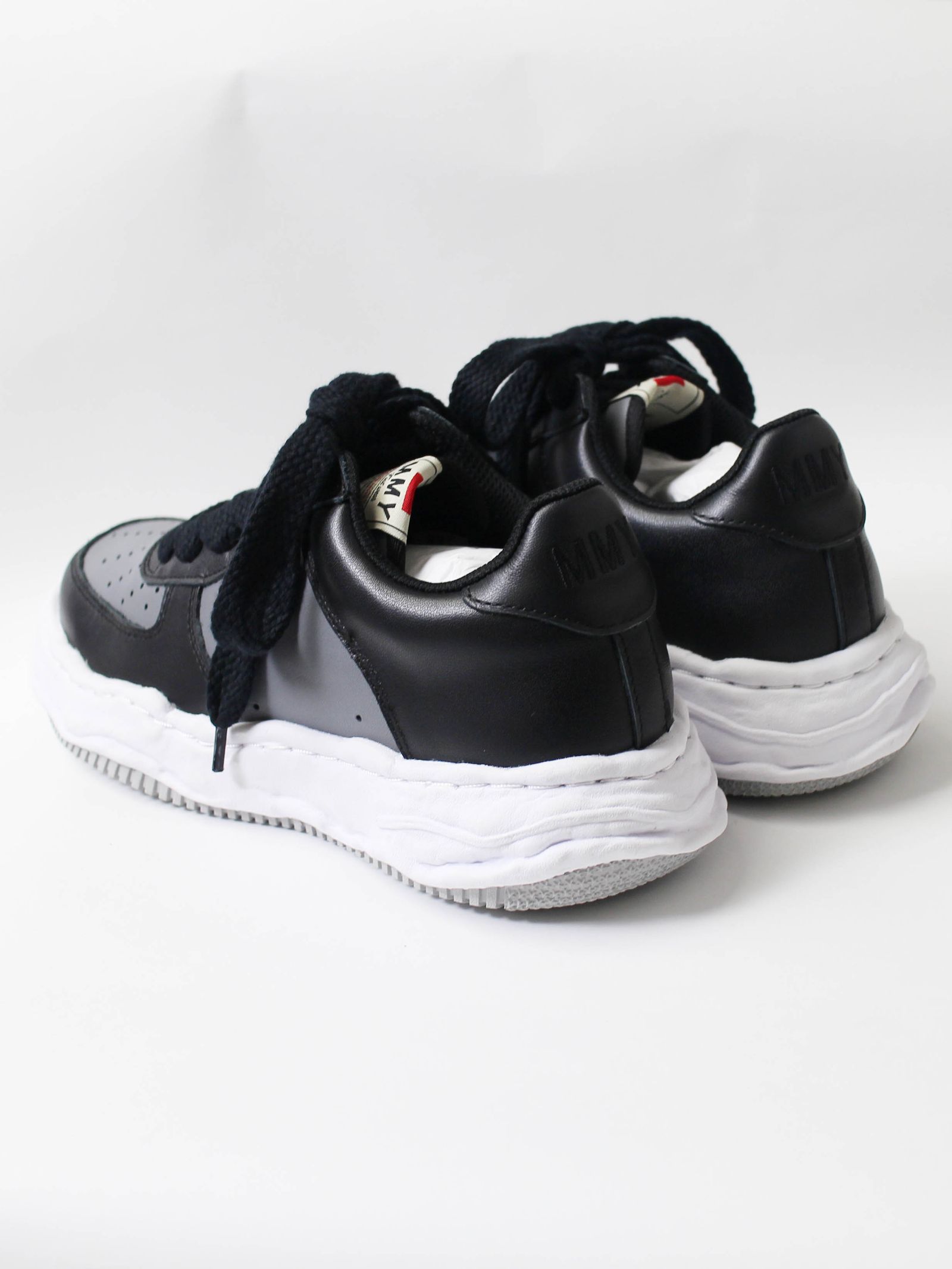 "WAYNE" OG Sole LEATHER Low-top Sneaker - BLACK×GREY