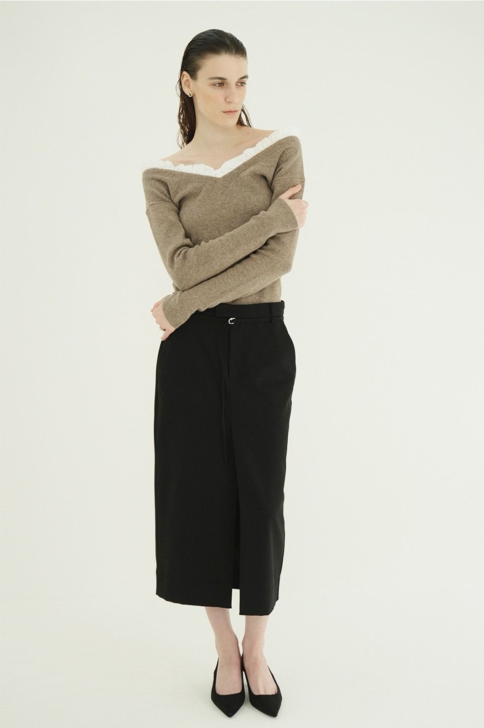 ツーウェイ フリルニットトップス - 2WAY FRILL V NECK KNIT TOPS (BEIGE)