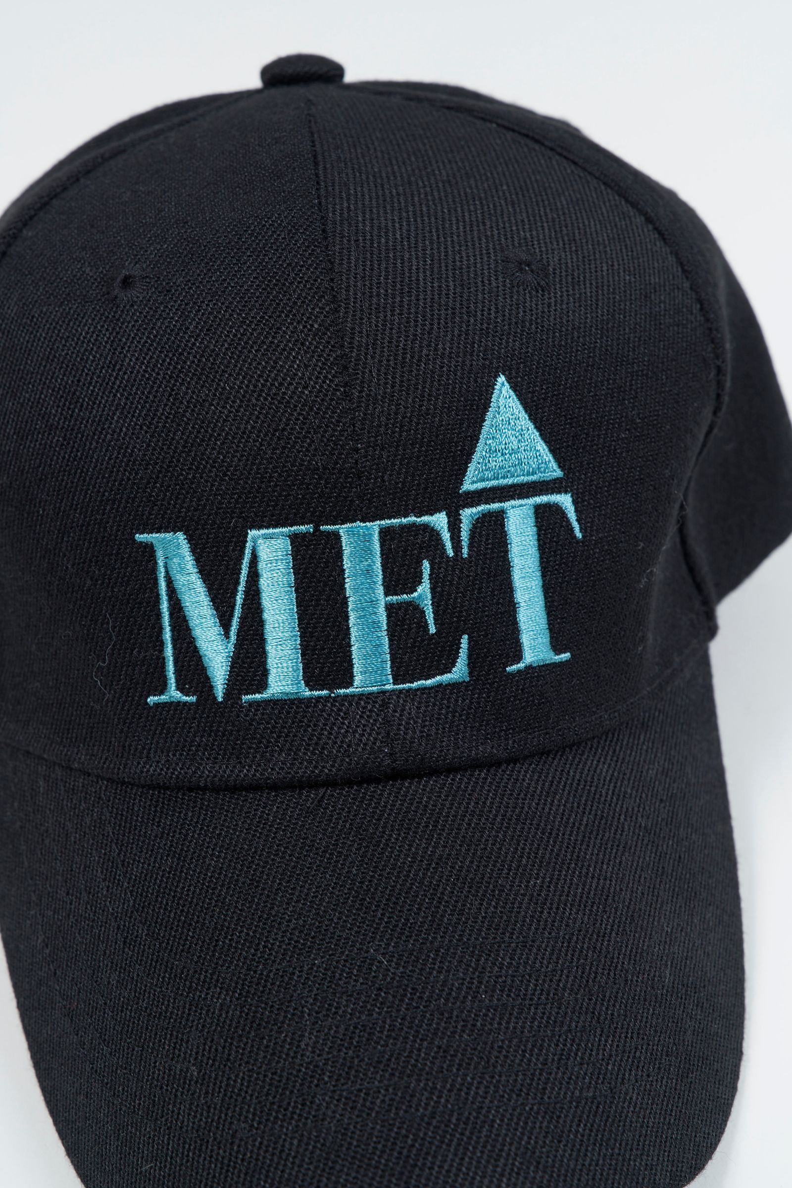 ベースボール キャップ - THE "MET" Embroidery 6PANEL CAP BLACK