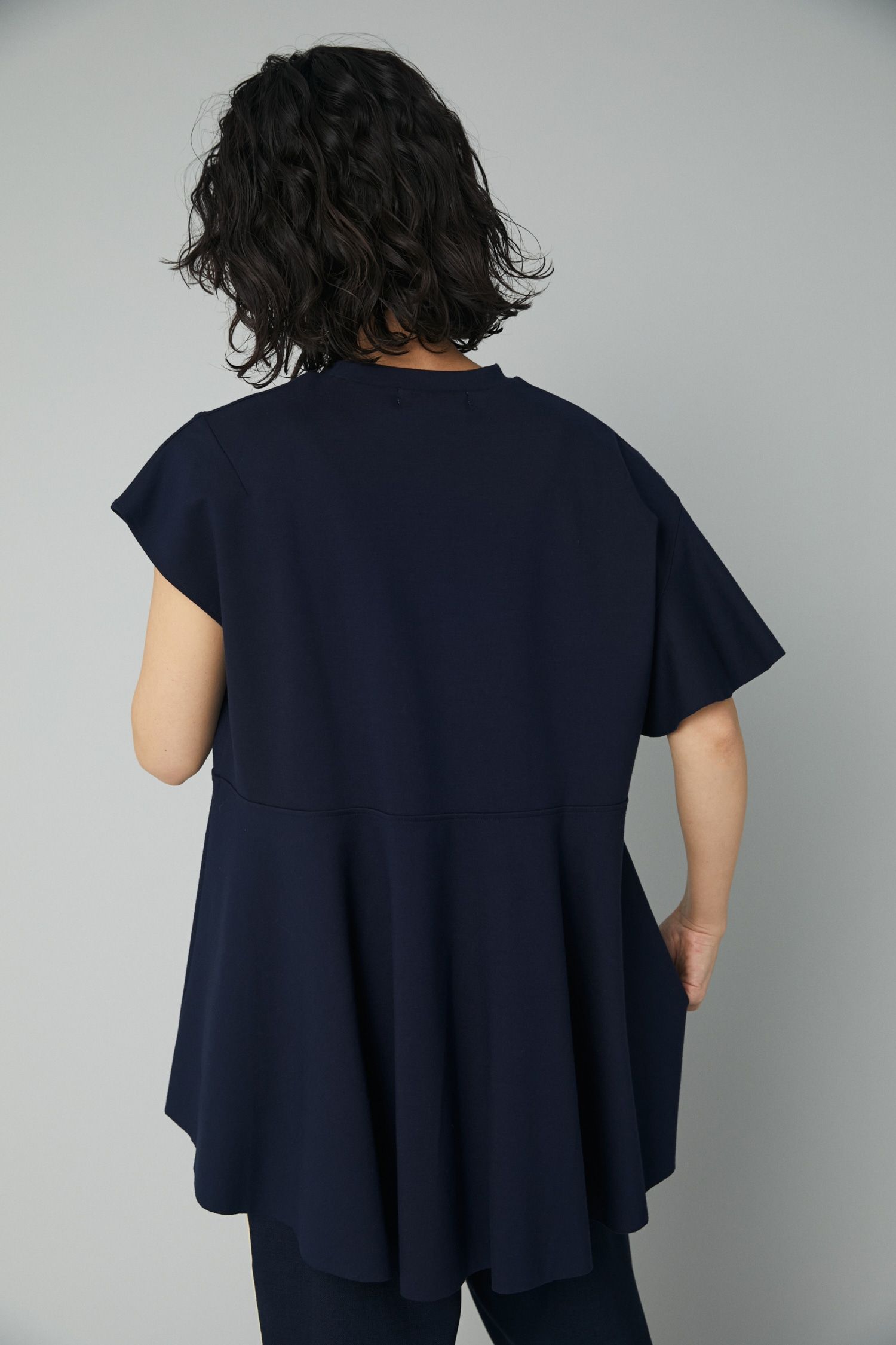 HeRIN.CYE クロップドポンチトップス 新品 HeRIN.CYE - クロップド ポンチ トップス - Cropped ponte tops