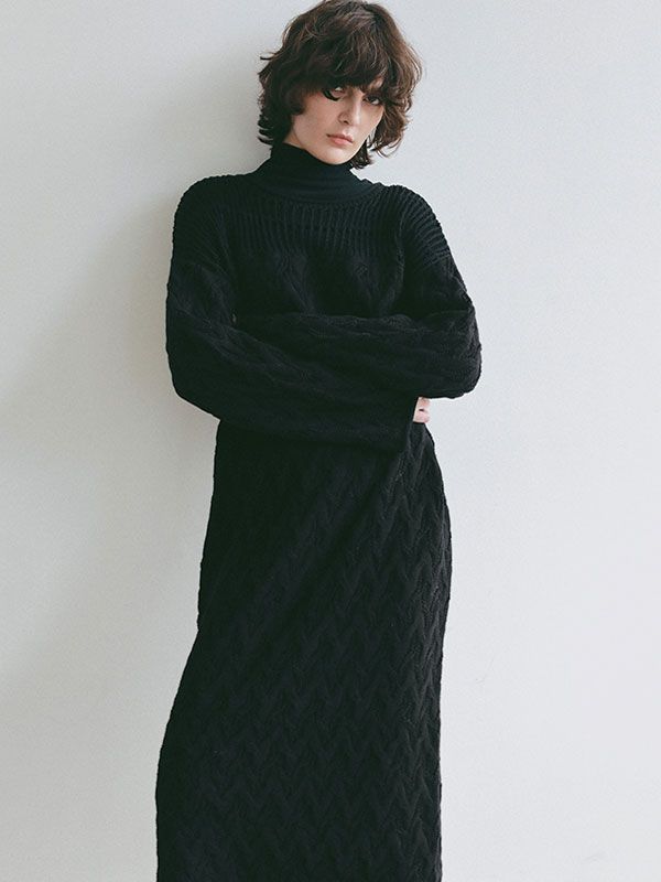 コードヤーンケーブルニットワンピース (BLACK)