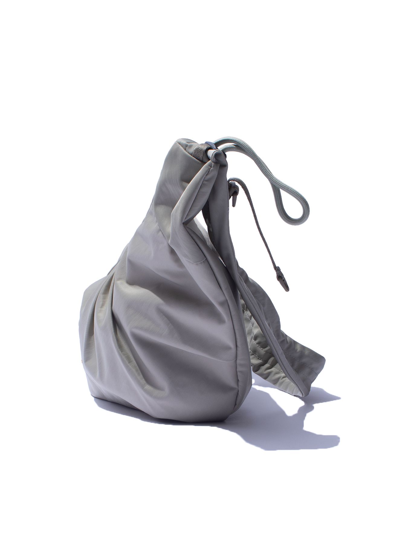 テクスチャード ツイル ボディバッグ  / TEXTURED TWILL BODY BAG （BEIGE)
