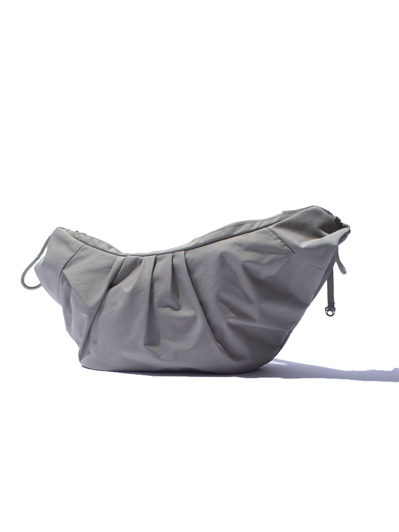 テクスチャード ツイル ボディバッグ  / TEXTURED TWILL BODY BAG （BEIGE)