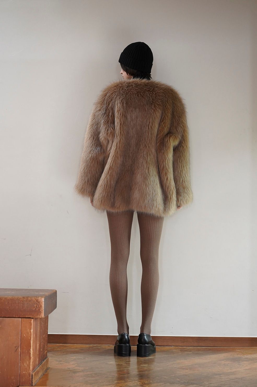 ノーカラー ボリューム エコファーコート  - NO COLLAR VOLUME ECO FUR COAT  - BEIGE