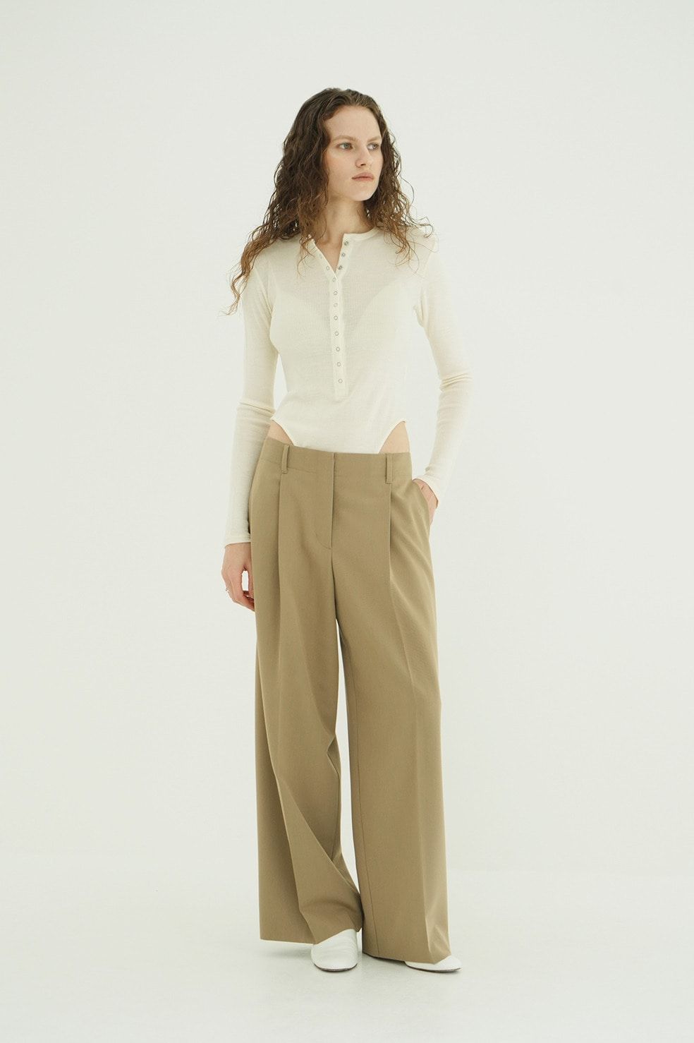 ローウエストタックルーズスラックス -  LOW WAIST TUCKED LOOSE SLACKS(BEIGE)