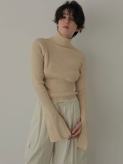 スリット スリーブ ホー ル ガーメント プルオーバー - BEIGE