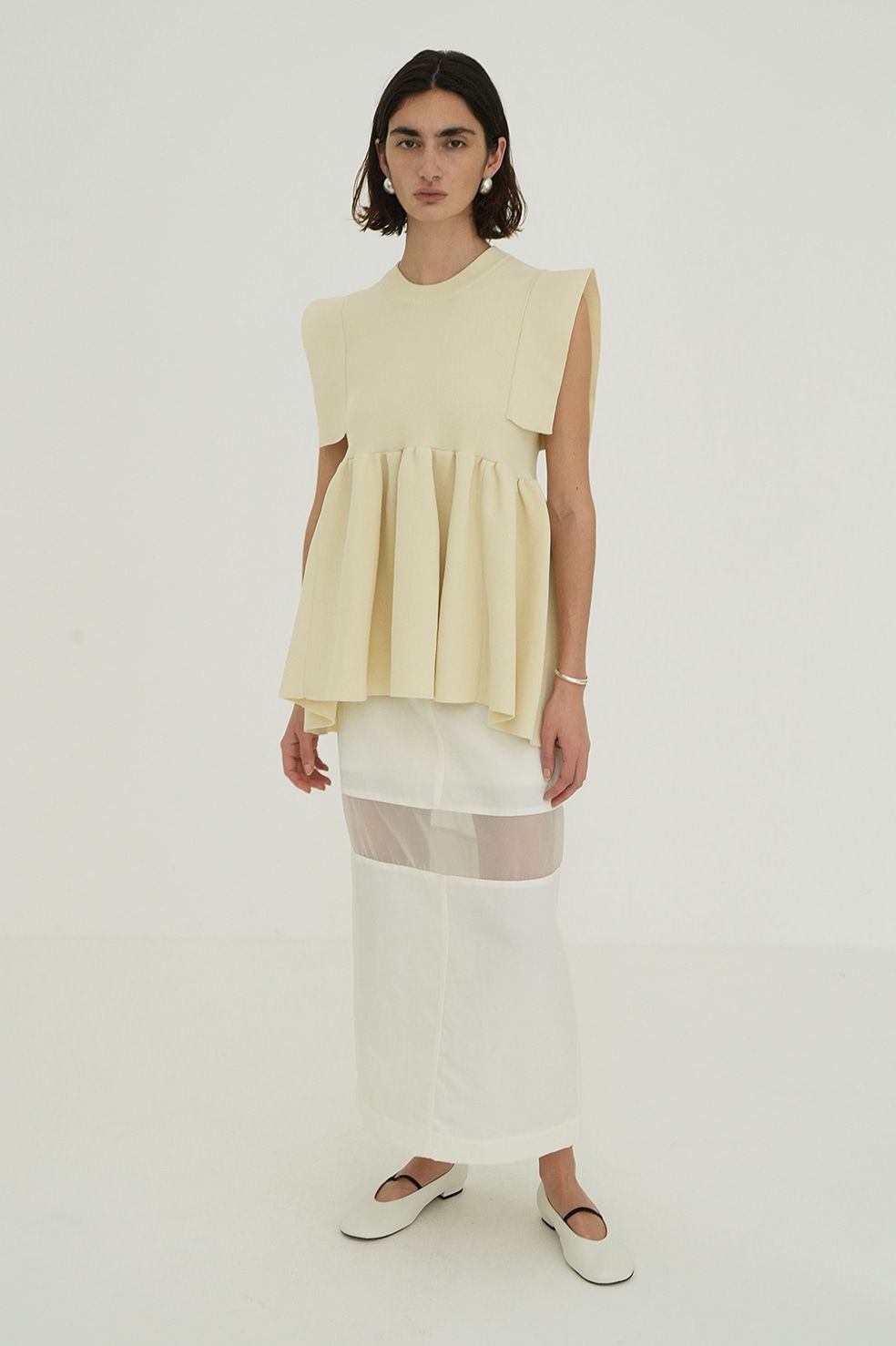【25SS】 SQUARE SLEEVE GATHER KNIT TOPS - IVORY | スクエアスリーブギャザーニットトップス